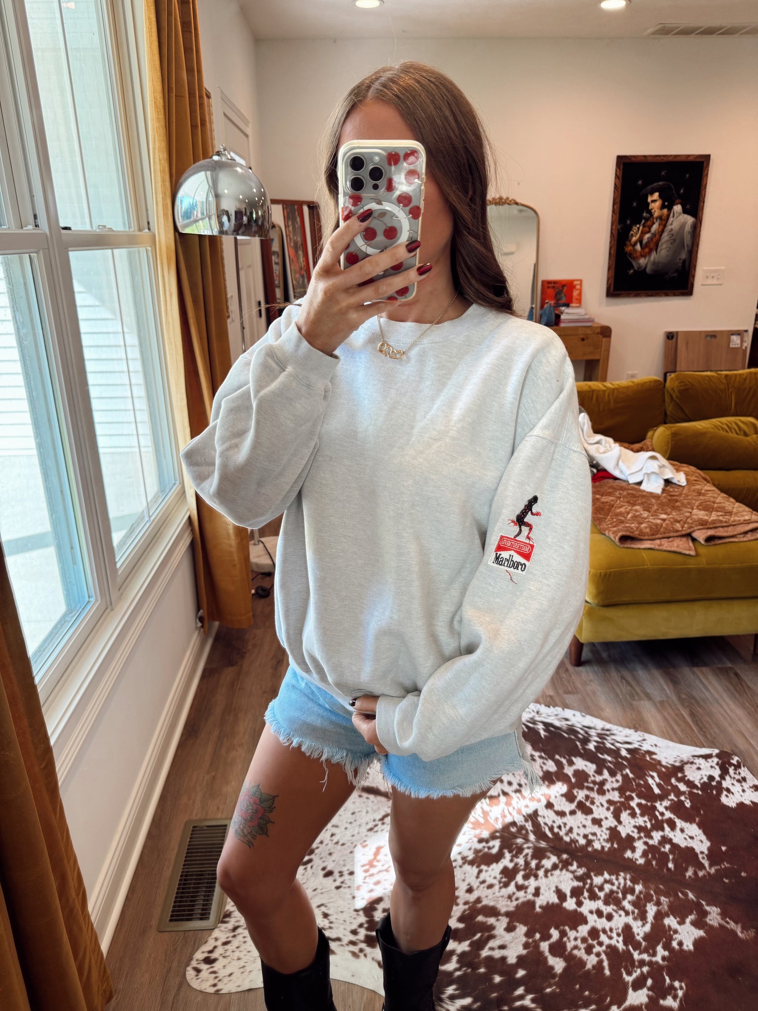 90s Marlboro sweatshirt スウェット Vintage 90s Marlboro Patch Crewneck Sweatshirt – Neon Moon