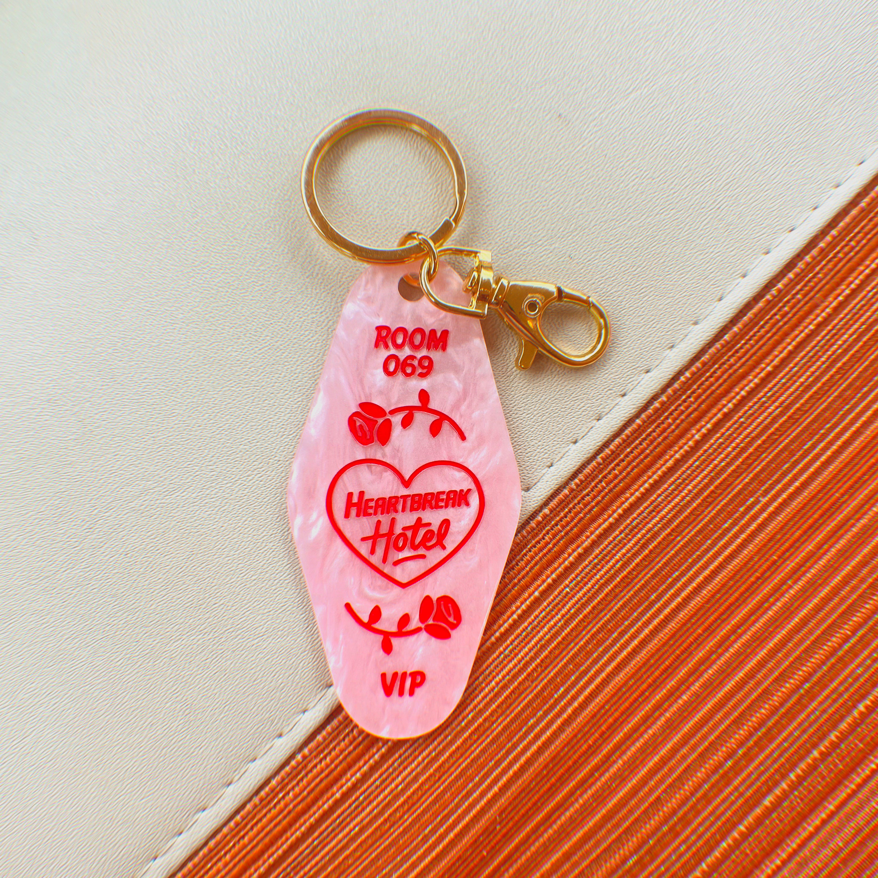 Heartbreak Hotel Retro Motel Keychain